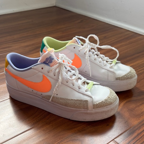 Woman’s Nike Blazer low, platform - Picture 1 of 9